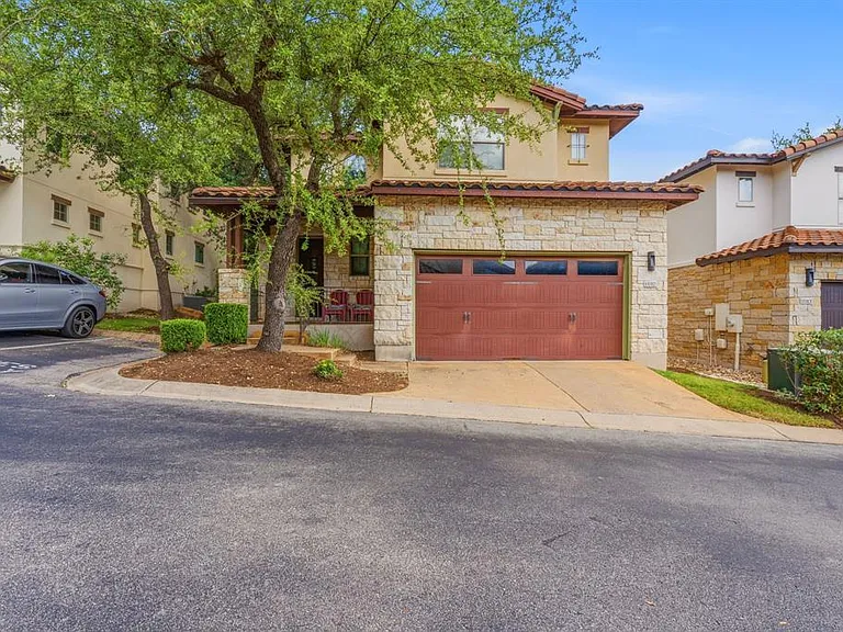15317 Falconhead Grove Loop — Photo 3