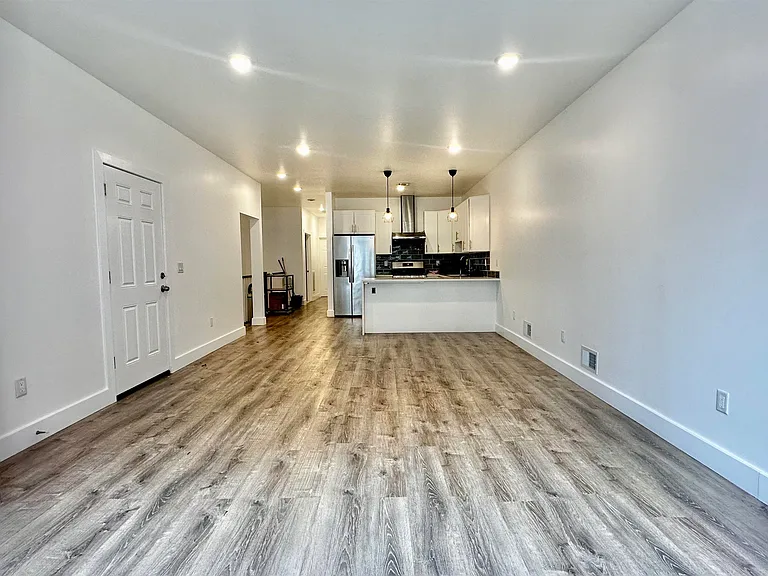 20 Fisk St #A — Photo 5