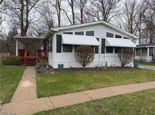 73 Periwinkle Dr, Olmsted Falls, OH