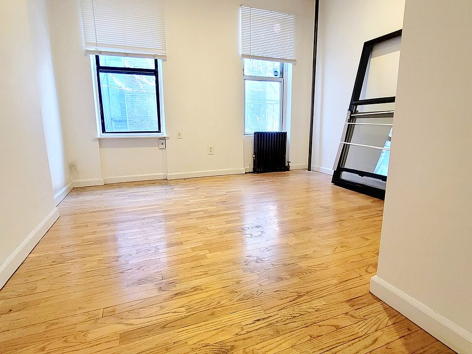1st image of 454 W 36th St APT 3RE
