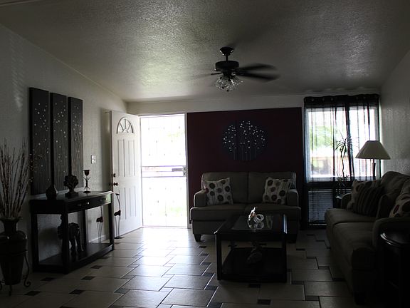 Front room/ Entry