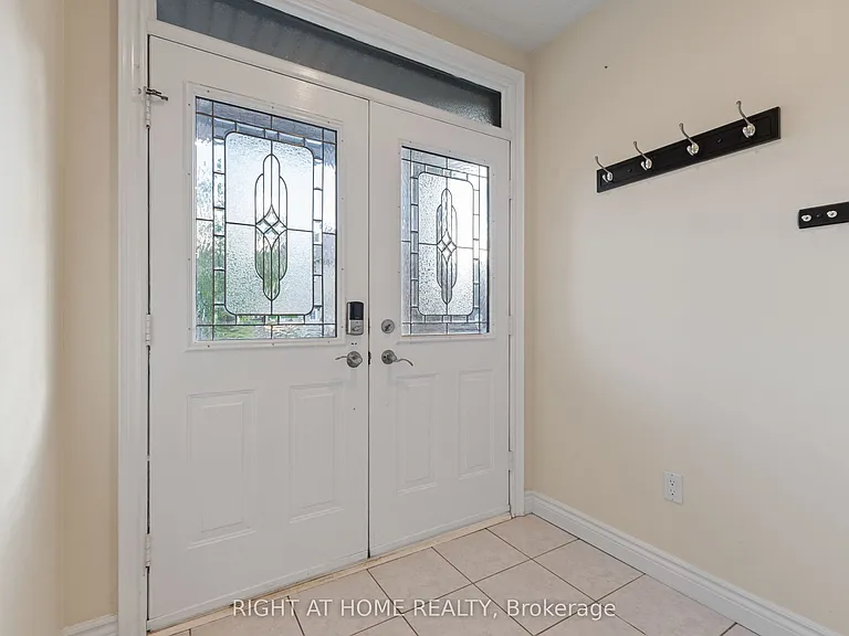 1811 Creek Way — Photo 3