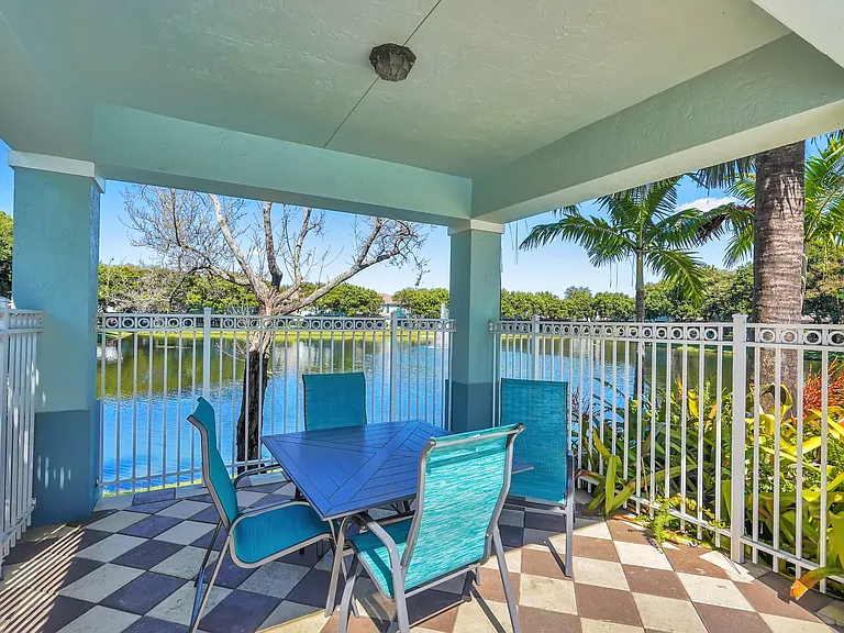 1969 Alamanda Way — Photo 11