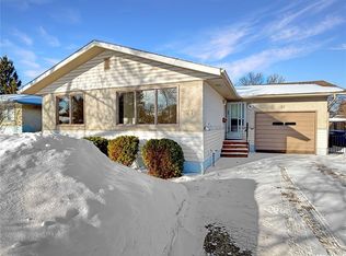 27 Walker Cres, Saskatoon, SK S7L4H7