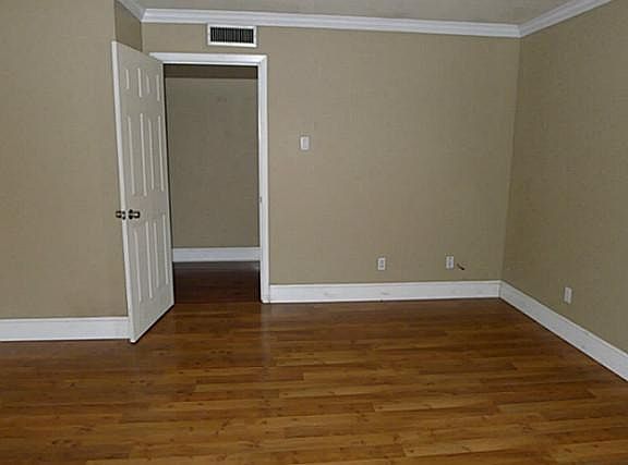 4th image of 919 Elmwood Dr