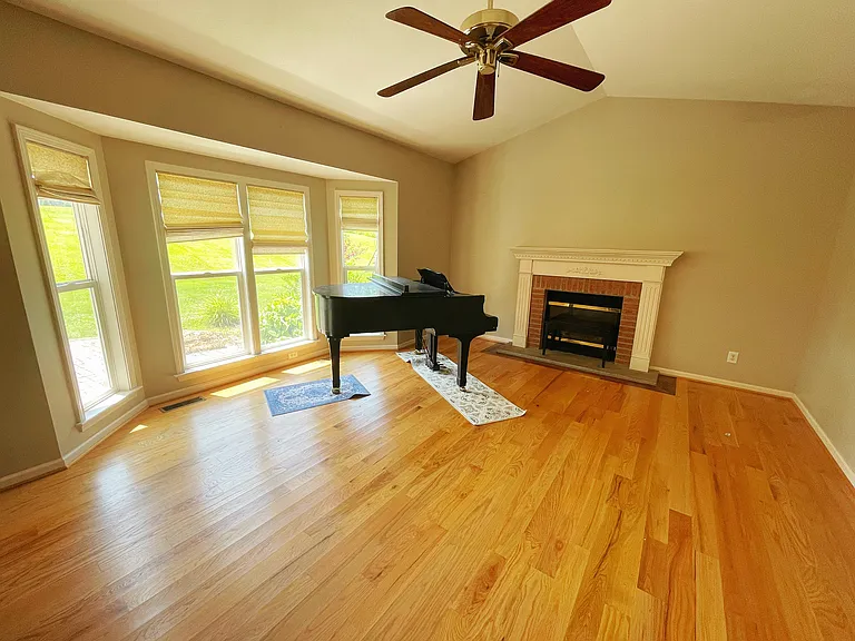 4224 Winding Creek Rd — Photo 3