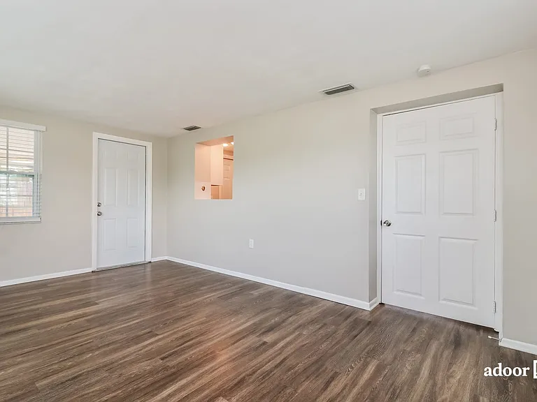 5226 Sparrow Dr — Photo 5