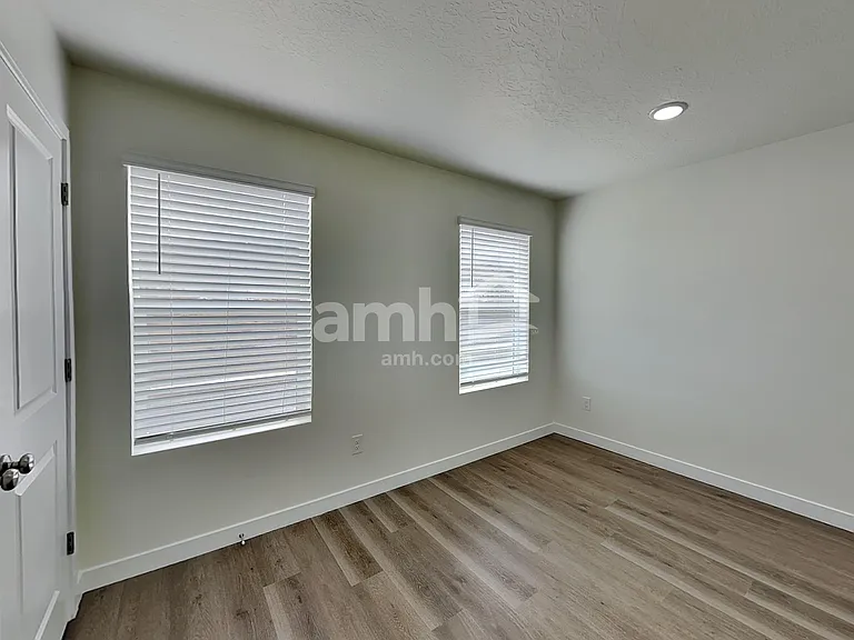 1232 W Mahogany St — Photo 19