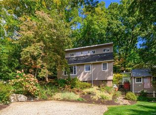 6 Flak Ln, New Fairfield, CT 06812