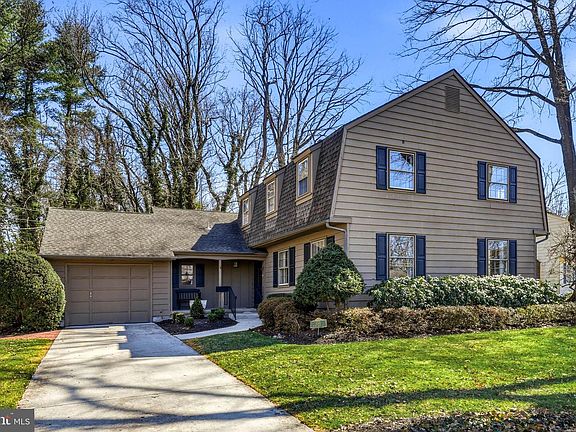 3rd image of 150 Pearl Croft Rd