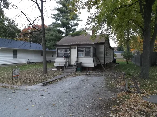 310 W Pine St, Fairbury, IL 61739