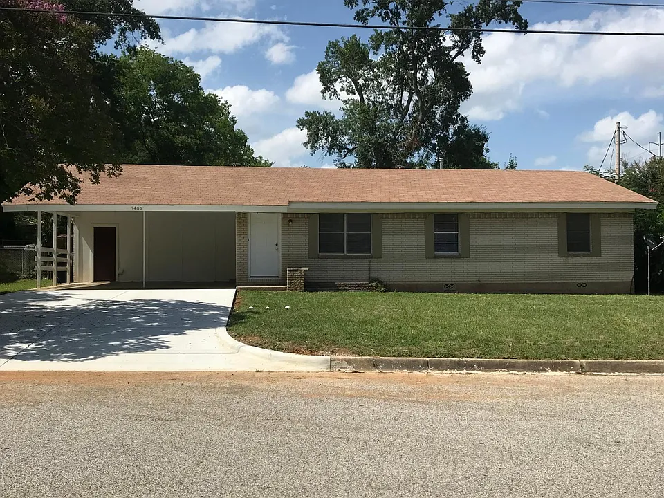 1405 Clearwood Dr