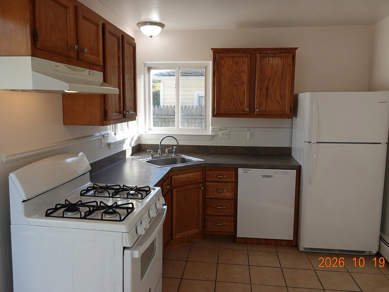 3 bed, 950 sqft, $1,425 — Photo 4