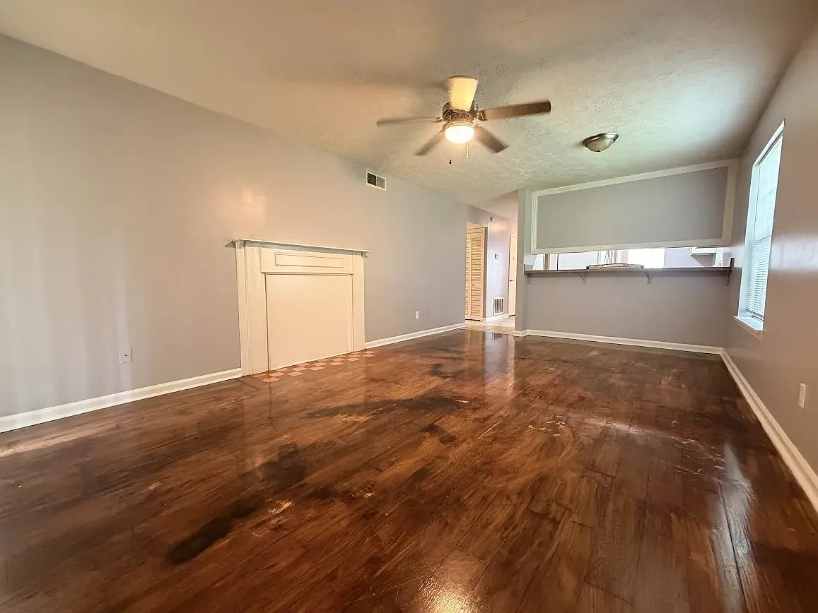 2 bed, 1076 sqft, $1,150 — Photo 3