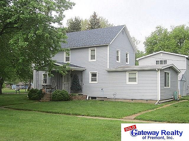 1st image of 640 E 9th St