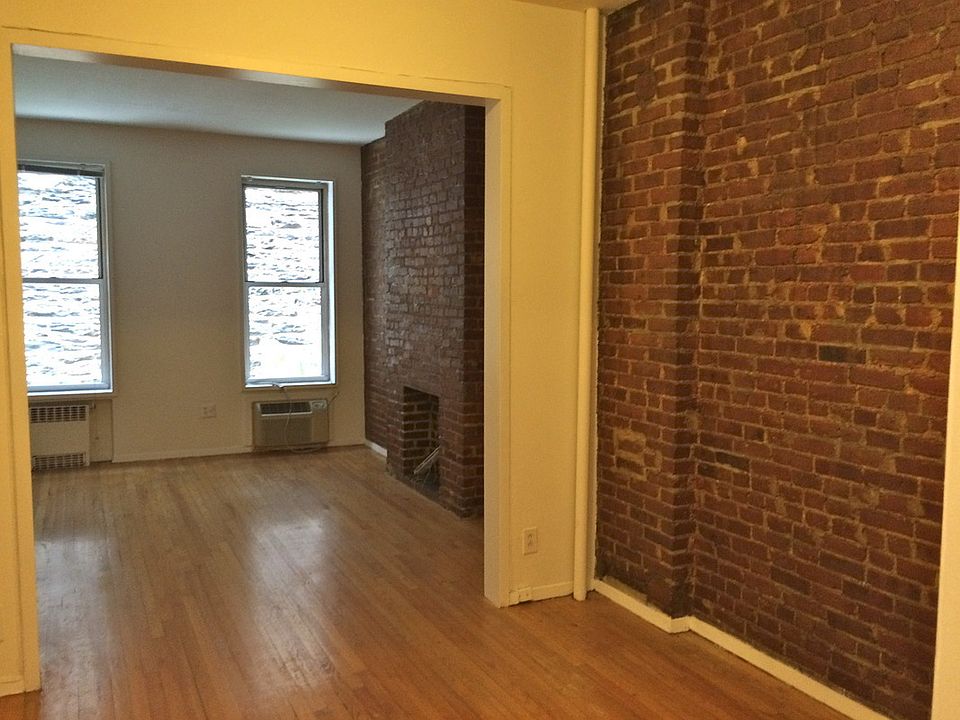 2nd image of 221 E 89th St APT 1C