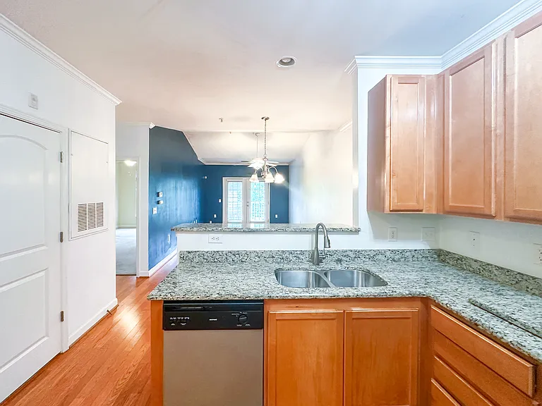 7100 W Friendly Ave #311 — Photo 7