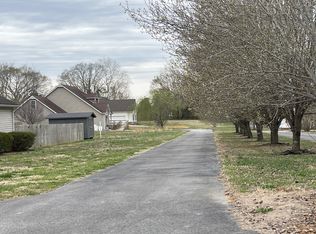 101 Lakeview St, Estill Springs, TN 37330