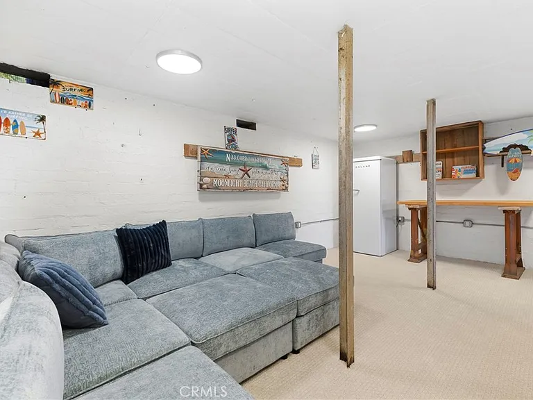 142 E Glaucus St — Photo 23