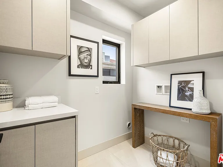 12304 Moorpark St #103 — Photo 25