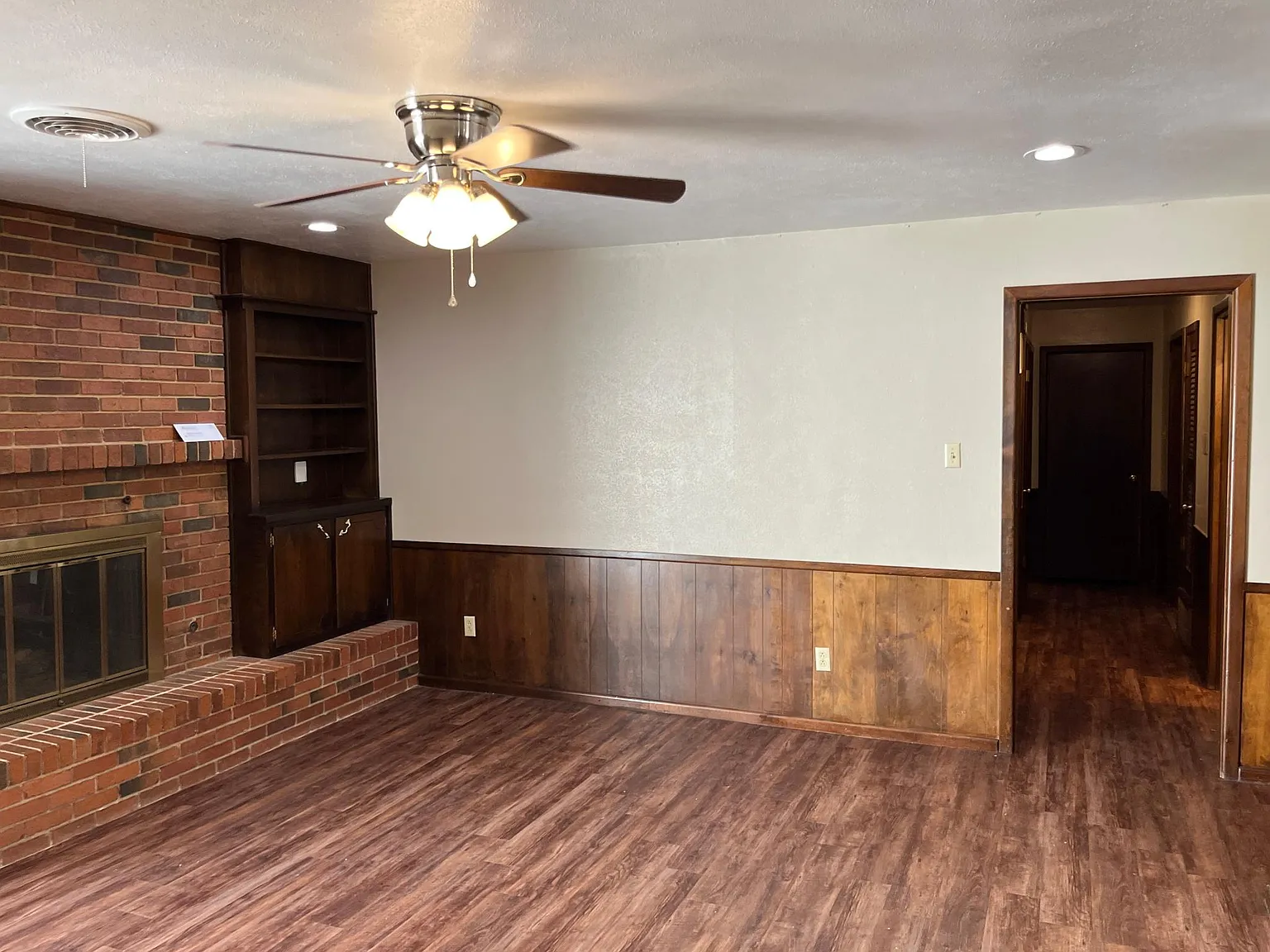 4 bed, 2000 sqft, $2,400 — Photo 3
