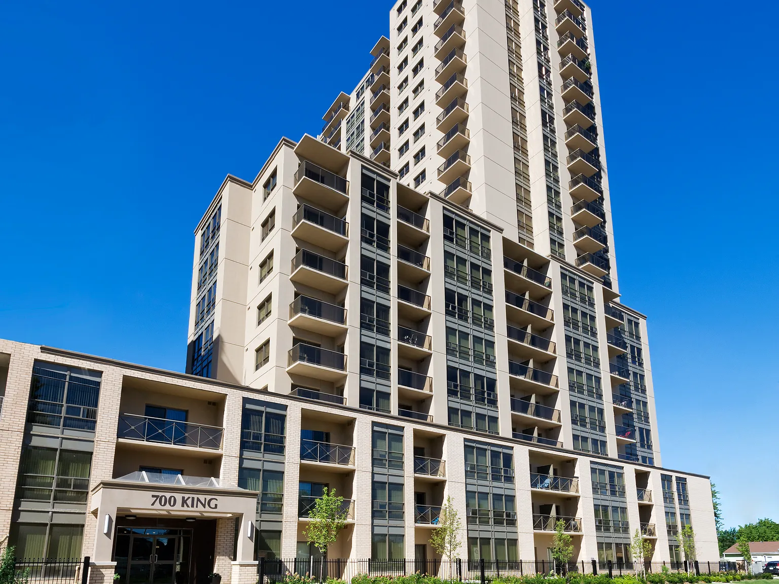 700 King Street (East Tower) — Photo 2