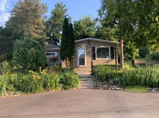 409 N Crestwood Ave, McHenry, IL 60051
