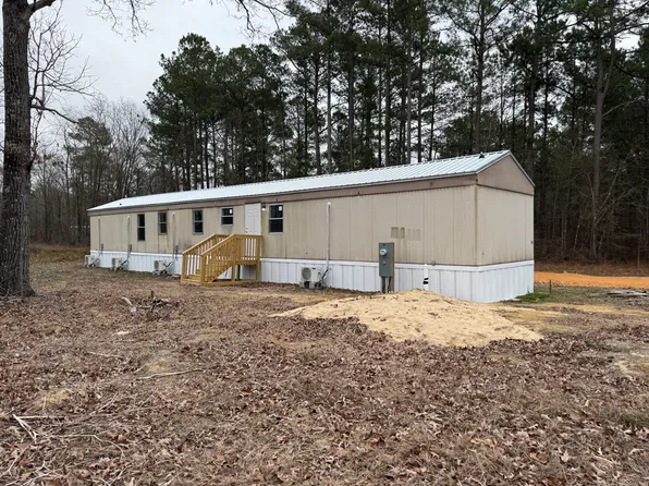 54 Asset Dr, Lumber Bridge, NC 28357