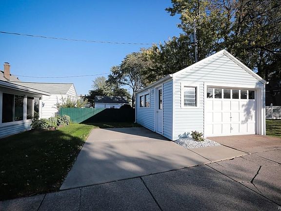 3rd image of 51 Eugene St