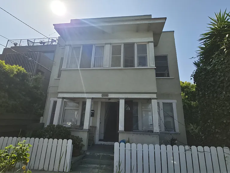 208 San Juan Ave #4 — Photo 1
