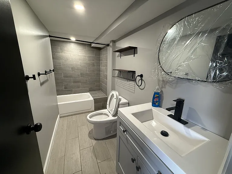 153 Oliver Ave — Photo 5