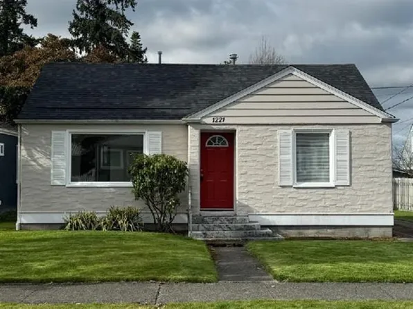 1221 S 12th St, Mount Vernon, WA 98274