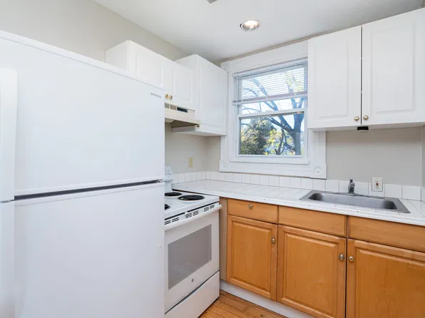 517 Walnut Ave APT 6, Waynesboro, VA 22980