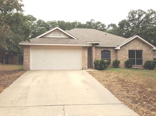 621 Inwood Rd, Azle, TX 76020