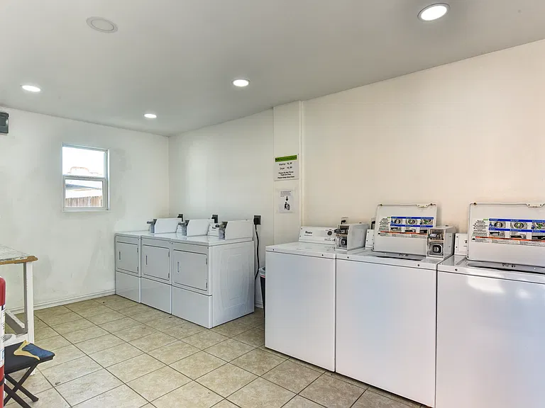 McIntyre Apartments — Photo 13