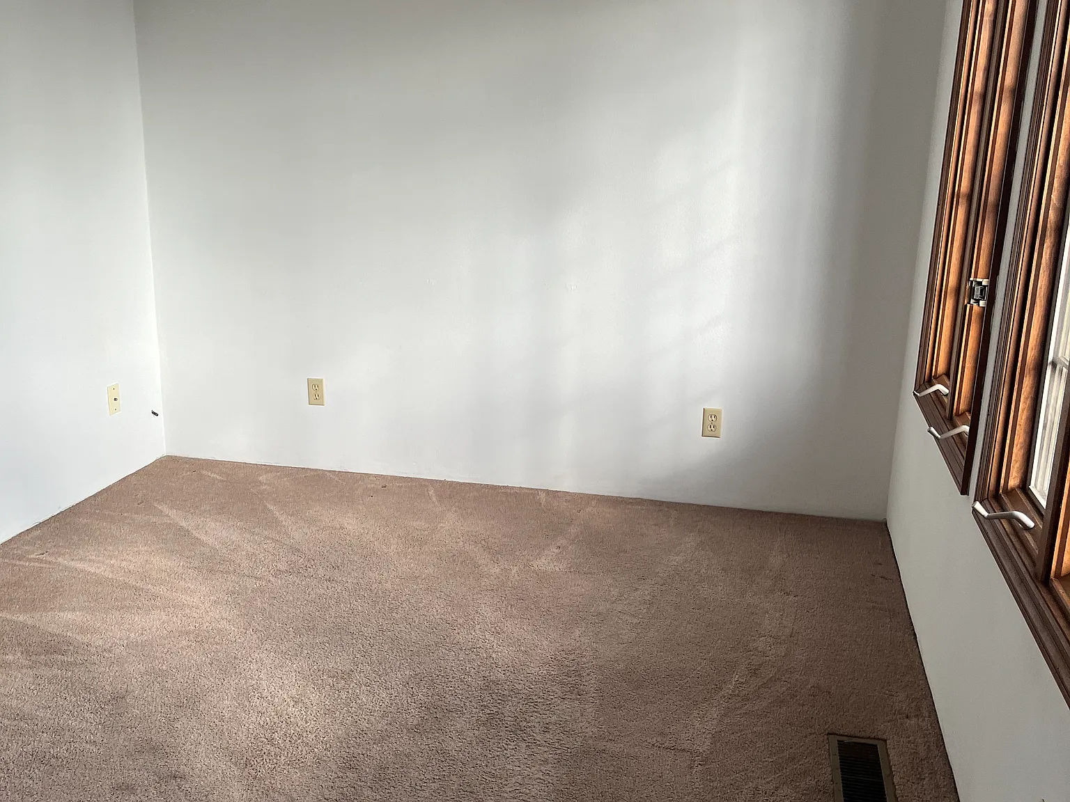 2 bed, 1.5 bath, 1300 sqft, $1,150 — Photo 4