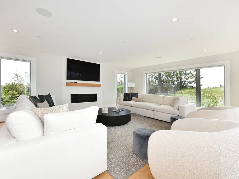 451 Dune Rd — Photo 21