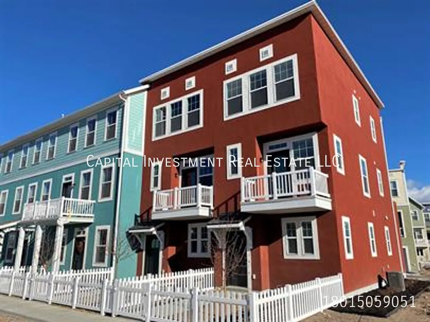 Beautiful townhome with several upgrades — Photo 1
