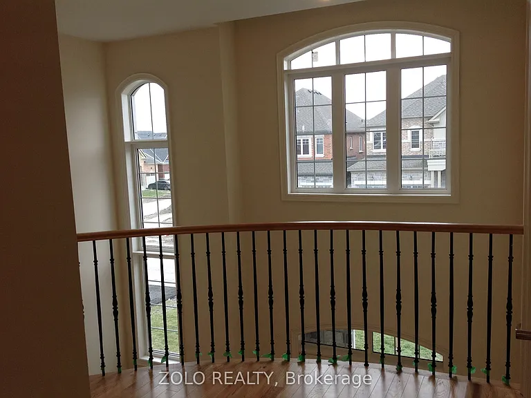 64 Cayton Cres — Photo 15