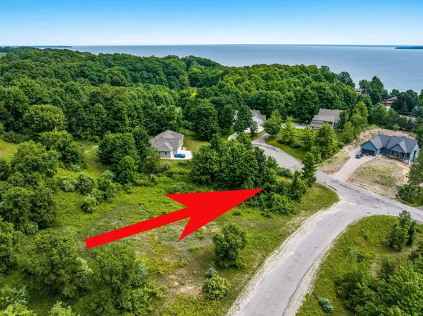 S Cherry Blossom 19, Suttons Bay, MI 49682