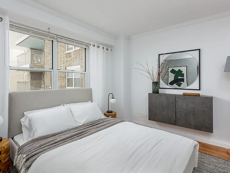 747 10th Ave #33F — Photo 7