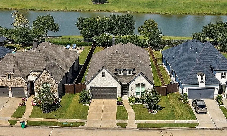 4103 Shackleton Ct
