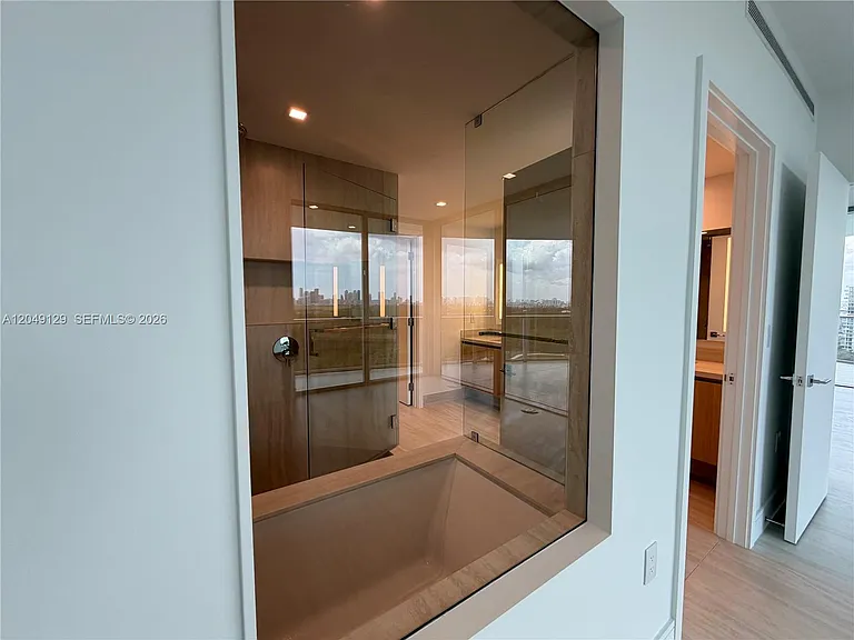 2411 Laguna Circle North 1411 #1411 — Photo 60