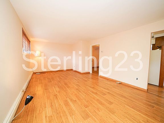 4th image of 2050 48th St #1