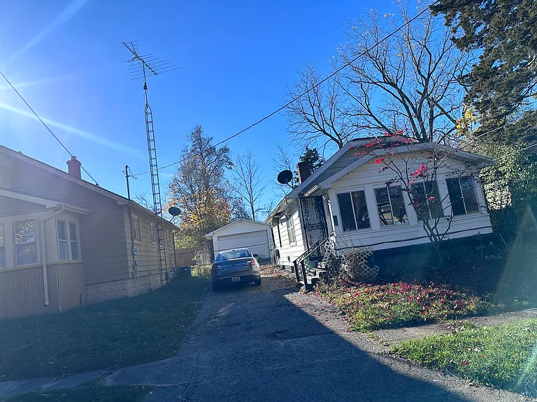406 E Piper Ave — Photo 9