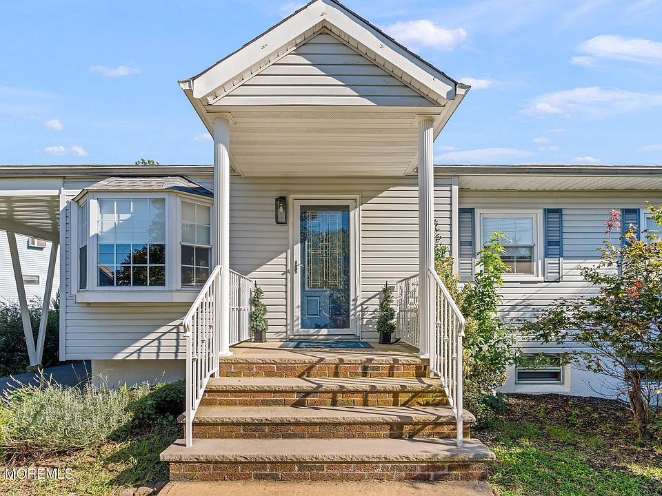 1st image of 7 Kentucky Drive