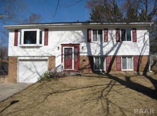 136 Devron Cir, East Peoria, IL 61611