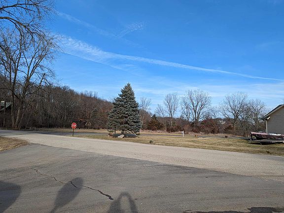 2nd image of 407 Mississippi Dr