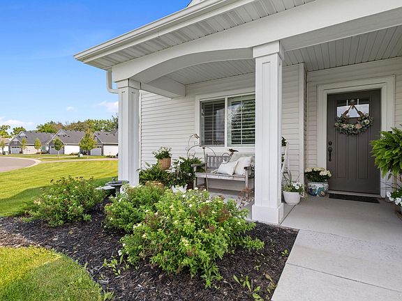 2nd image of 301 Riverview Cir
