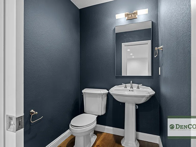 1401 S Clarkson St — Photo 17